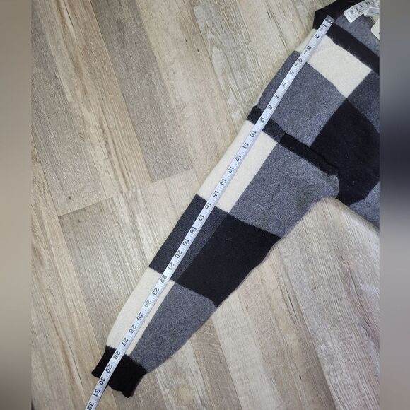 like new vintage wool/angora checkered cardigan sweater. - Picture 5 of 9